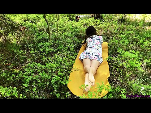 ❤️ Nepažįstamasis iš Tinderio masturbuoja mano putytę ir aistringai dulkinasi miške ❌ Anal video prie porno lt.villagesexvideos.ru ❌