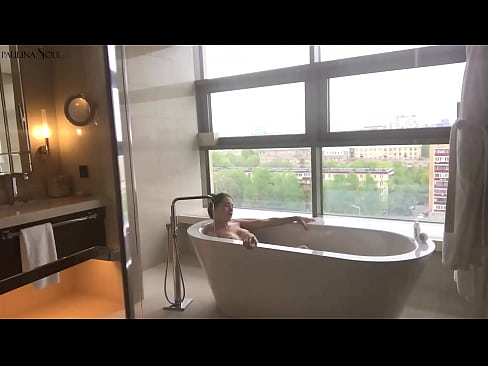 ❤️ Milžiniškas kūdikis aistringai masturbuoja savo putę vonios kambaryje ❌ Anal video prie porno lt.villagesexvideos.ru ❌