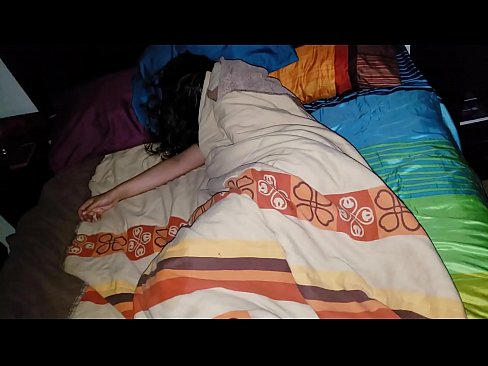 ❤️ Patėvis bara savo jauną pamotę, kol ji miega. ❌ Anal video prie porno lt.villagesexvideos.ru ❌